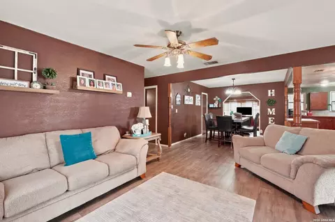 710 Storey, Cotulla, TX 78014 photo 7