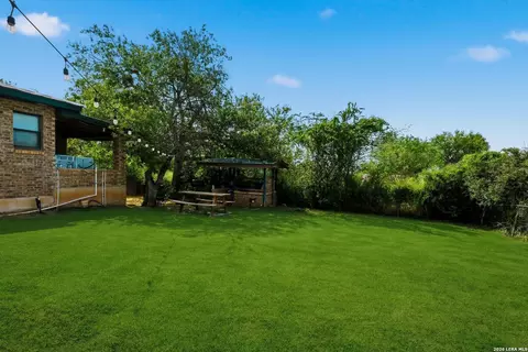 710 Storey, Cotulla, TX 78014 photo 27
