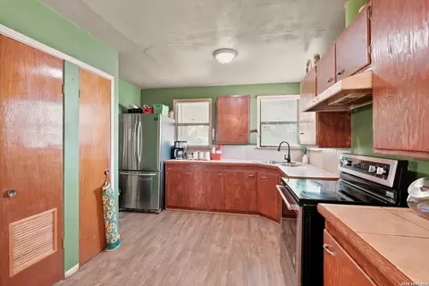 710 Storey, Cotulla, TX 78014 photo 12