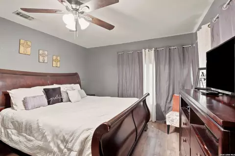 710 Storey, Cotulla, TX 78014 photo 16