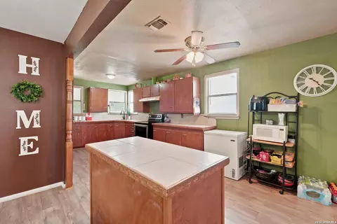 710 Storey, Cotulla, TX 78014 photo 13