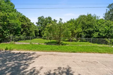 4014 Meadow Ridge St, San Antonio, TX 78210