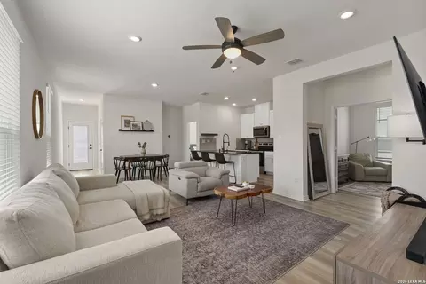 4831 Park Cpe, Marion, TX 78124