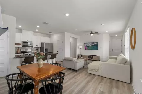 4831 Park Cpe, Marion, TX 78124