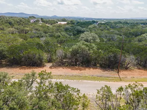 295 Deer Run, Bandera, TX 78003