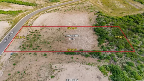 351 Paseo Del Lago, Eagle Pass, TX 78852 photo 3