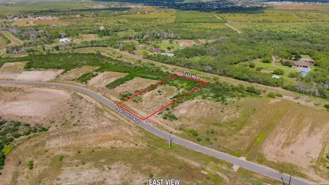 270 Paseo Del Lago, Eagle Pass, TX 78852 photo 4