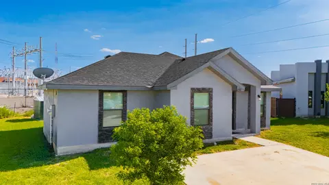Exterior - 2388 Oak Breeze Cir, Eagle Pass, TX 78852 photo 2 of 2