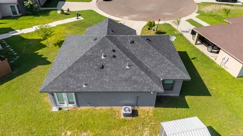 View/Area - 2388 Oak Breeze Cir, Eagle Pass, TX 78852 photo 3 of 6