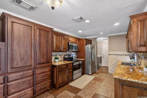 3647 Cameron Spgs, San Antonio, TX 78244
