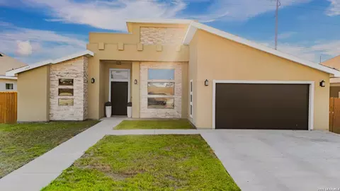 2345 Villa Romel Blvd, Eagle Pass, TX 78852