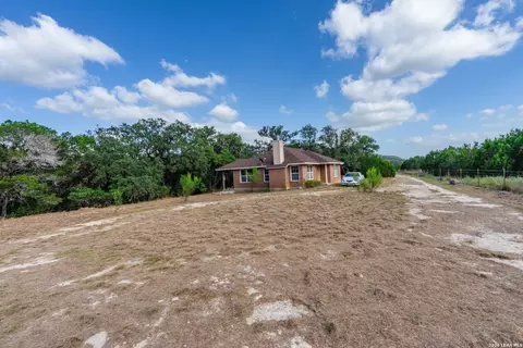 Exterior - 600 Evans Creek Rd, Vanderpool, TX 78885 photo 5 of 5