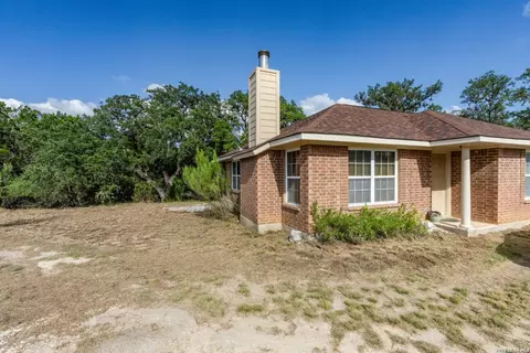Exterior - 650 Evans Creek Rd, Vanderpool, TX 78885 photo 2 of 5