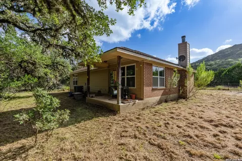 Exterior - 650 Evans Creek Rd, Vanderpool, TX 78885 photo 4 of 5