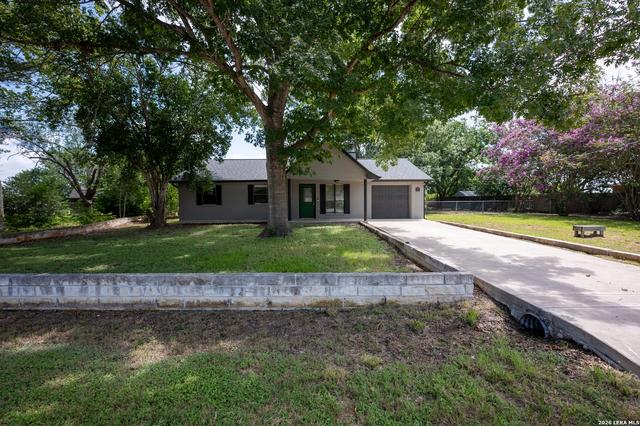 107 Country Ln, Maxwell, TX 78656