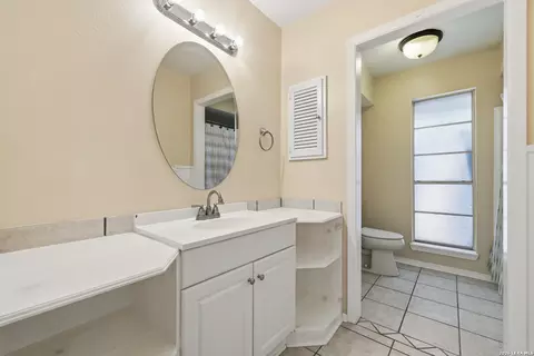 Bath - 418 Crestwind Dr, Windcrest, TX 78239 photo 3 of 3