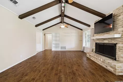 Living - 418 Crestwind Dr, Windcrest, TX 78239 photo 4 of 8