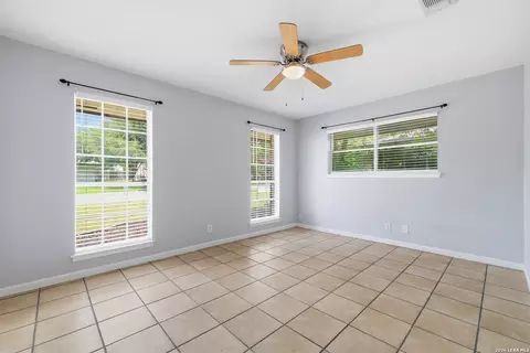 Living - 418 Crestwind Dr, Windcrest, TX 78239 photo 8 of 8