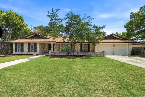418 Crestwind Dr, Windcrest, TX 78239