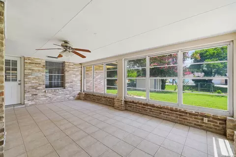 Exterior - 418 Crestwind Dr, Windcrest, TX 78239 photo 3 of 5