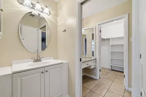 Bath - 418 Crestwind Dr, Windcrest, TX 78239 photo 2 of 3
