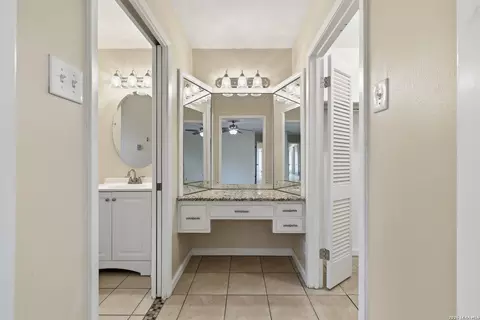 Entry Way - 418 Crestwind Dr, Windcrest, TX 78239 photo 5 of 5