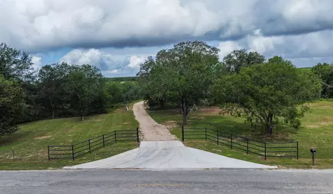 1393 Fox Trotter, Seguin, TX 78155