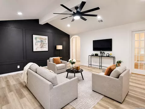6050 Luckey Run, San Antonio, TX 78252