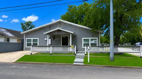 232 Campbell, Seguin, TX 78155