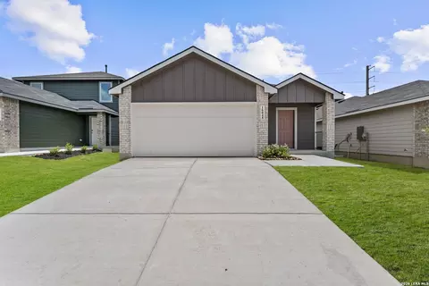 16048 Mahogany Way, Elmendorf, TX 78112
