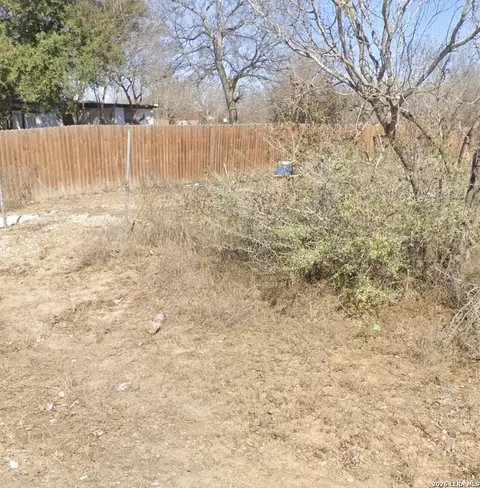 6834 Calle Briseno, San Antonio, TX 78252