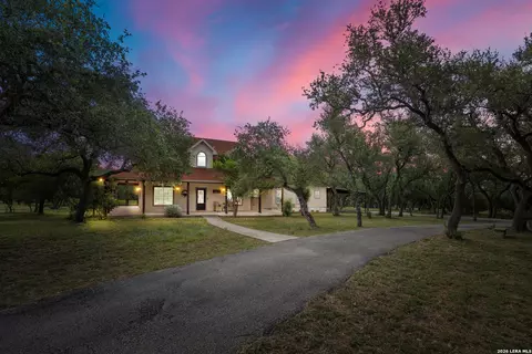 2471 Oak Run Dr, Wimberley, TX 78676
