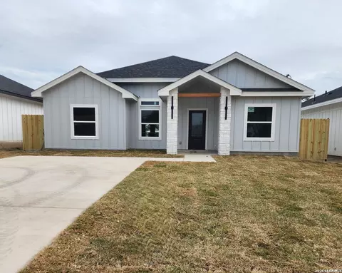 2746 Rodriguez St, Eagle Pass, TX 78852