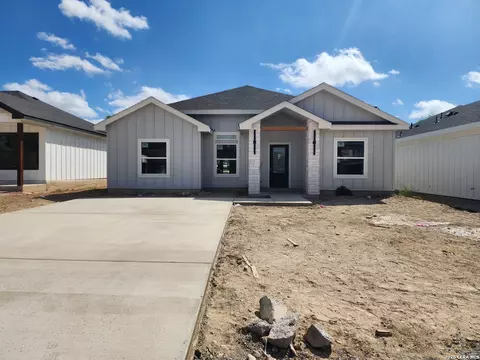 2746 Rodriguez St, Eagle Pass, TX 78852