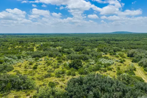 000 Miller Rd, Uvalde, TX 78801