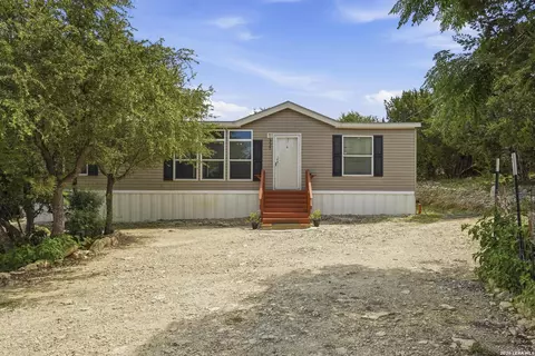 327 Lost Antler Dr, Canyon Lake, TX 78133
