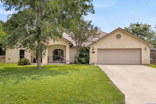 1353 Hunters Ct, Seguin, TX 78155
