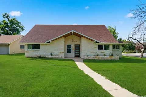 118 S Gardenview, Castle Hills, TX 78213