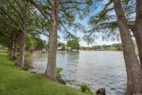 1024 Terminal Loop Rd, Mcqueeney, TX 78123