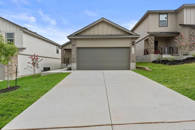 14723 Armstrong Fld, San Antonio, TX 78245