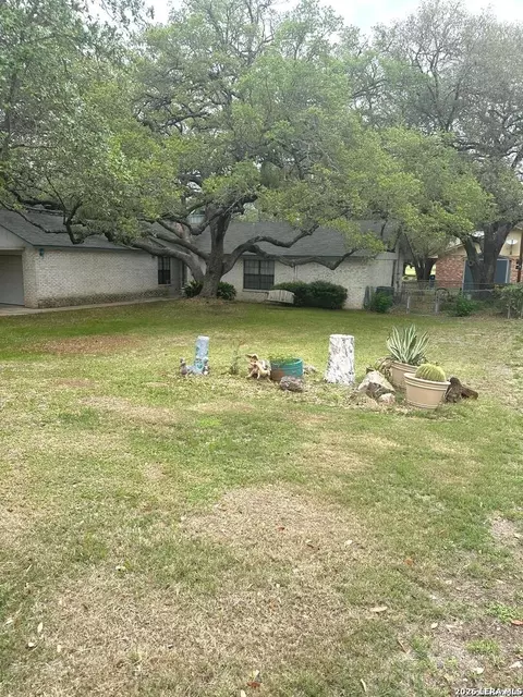 Exterior - 336 Sollock Dr, Devine, TX 78016 photo 3 of 3