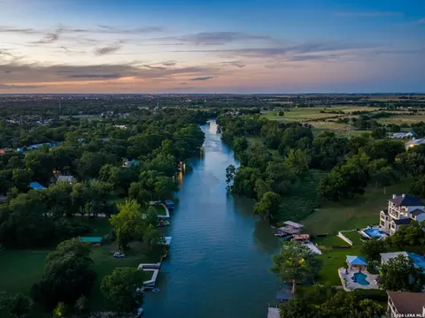 102 Rio Azul, Seguin, TX 78155