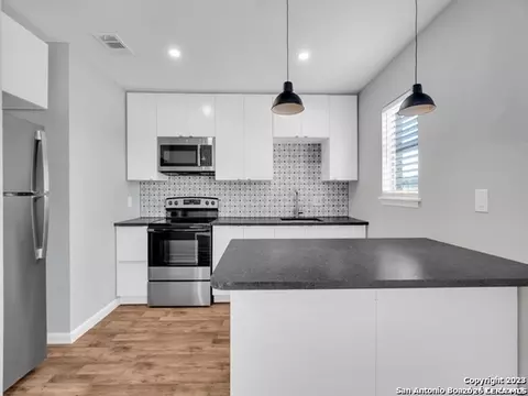 911 Vance Jackson #206J, San Antonio, TX 78201