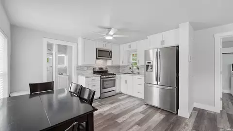 1407 N San Marcos, Seguin, TX 78155