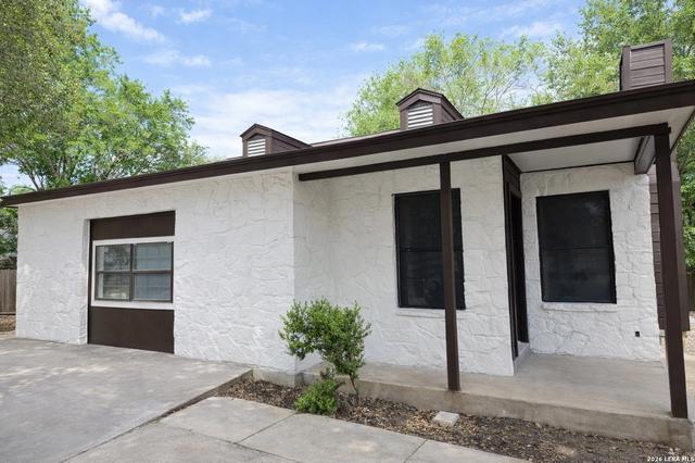 507 W 5th St, Converse, TX 78109