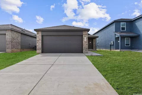 415 Sauvignon Pt, New Braunfels, TX 78130