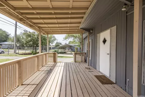 Exterior - 703 S Baylor, Cotulla, TX 78014 photo 4 of 11