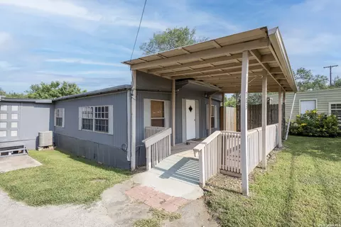 703 S Baylor, Cotulla, TX 78014