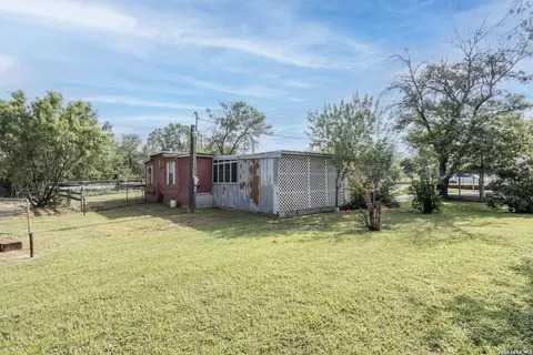 Exterior - 703 S Baylor, Cotulla, TX 78014 photo 11 of 11