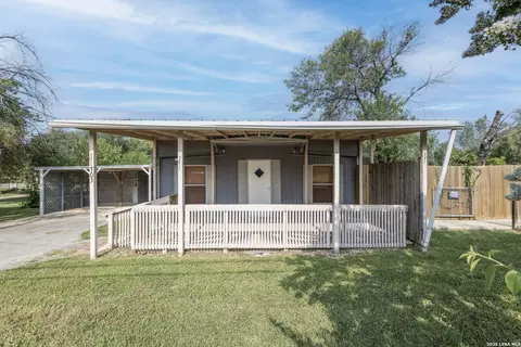 Exterior - 703 S Baylor, Cotulla, TX 78014 photo 2 of 11